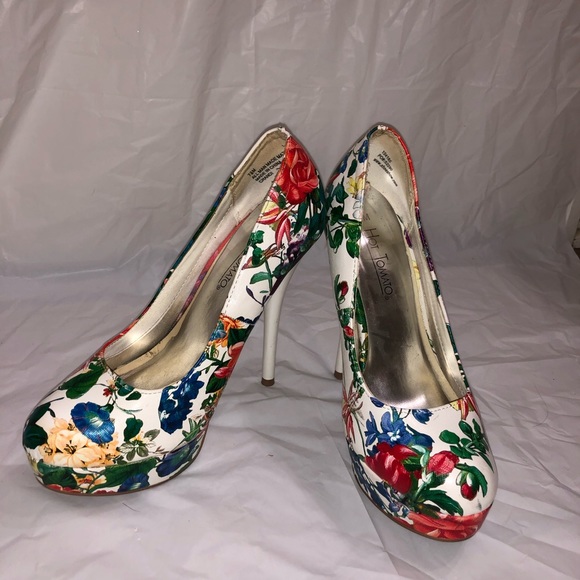 Hot Tomato Shoes - Flower heels🌹 :)